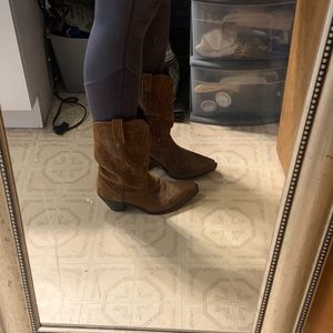 Laredo size 8 leather cowboy boots